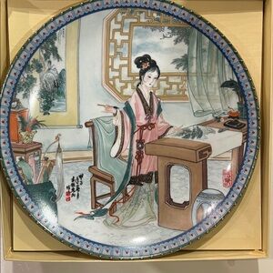 1986 Imperial Jingdezhen Hsi-chun Porcelain Plate “Beauties of the Red Mansion”